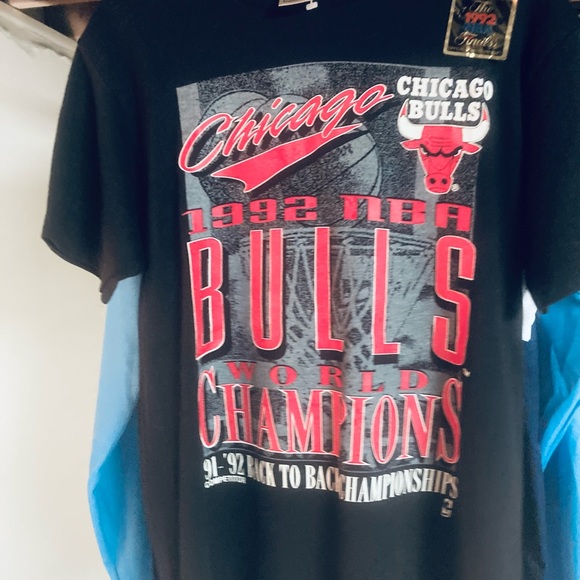 Vintage 1992 NBA Licensed Chicago Bulls World Championship T-shirt (Back 2 Back) - Picture 2 of 10